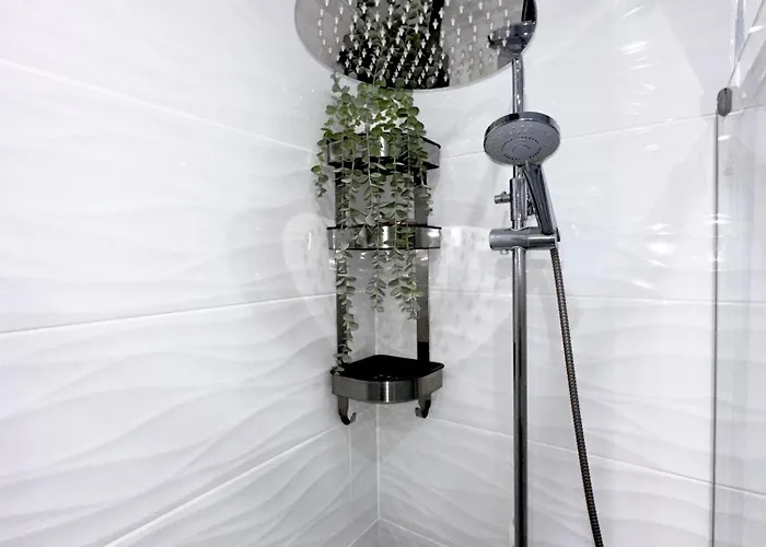 Apartment Costero, Abrigos.